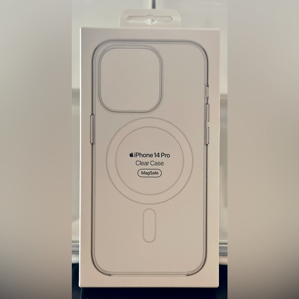 Apple Clear Case w/ Magsafe -iPhone 14 Pro Clear Authentic -  NEW!